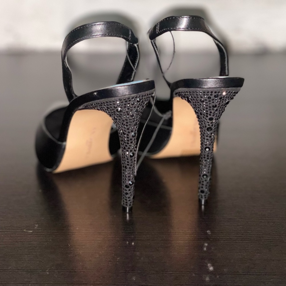 KARL LAGERFELD PARIS Women's Caslynn Pointed-Toe Slingback Pumps-Size:9
